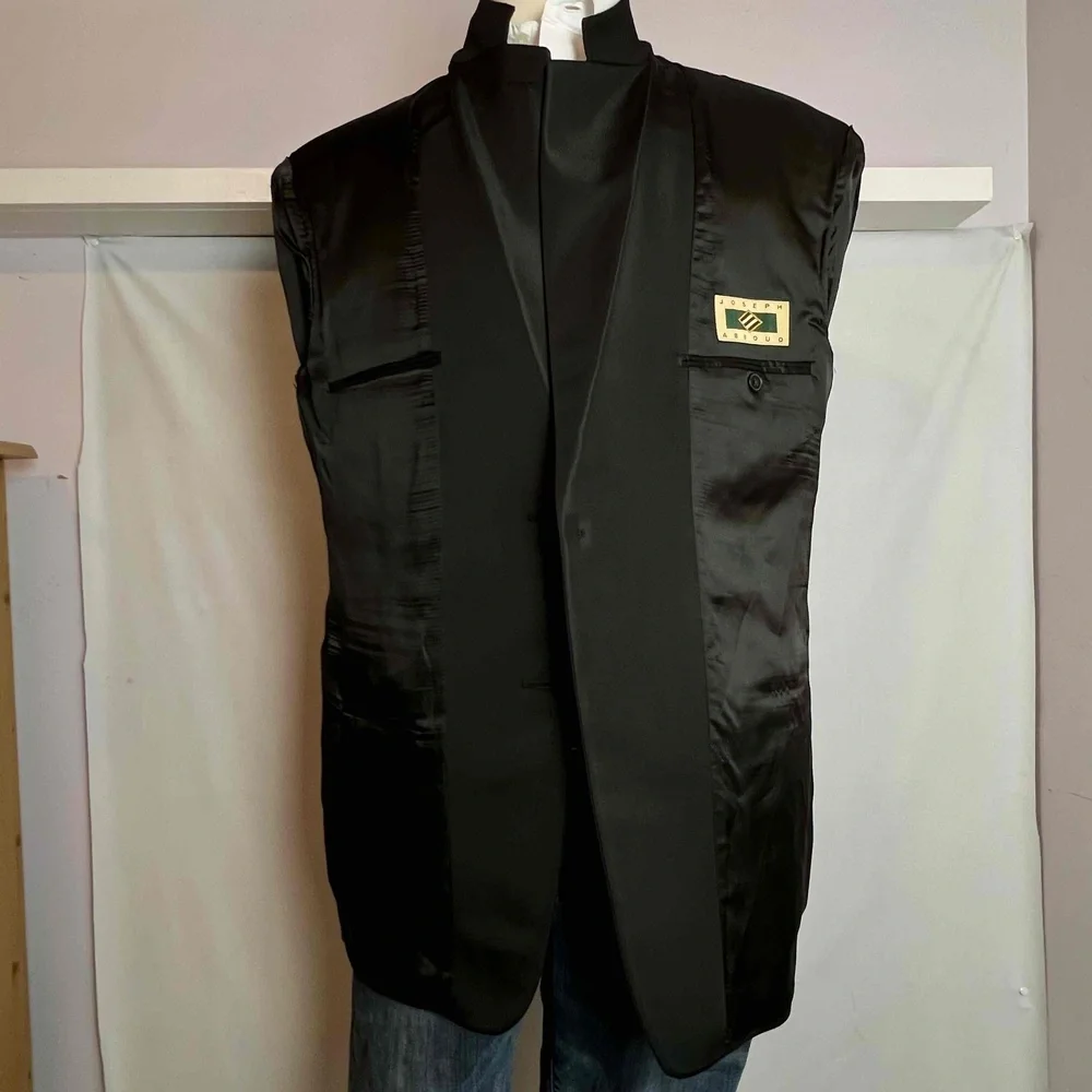 Joseph Abboud Black Size 43R‎ Two-Button Front Tuxedo Jacket
